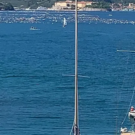 Scuola Di Mare Santa Teresa 게스트하우스 *