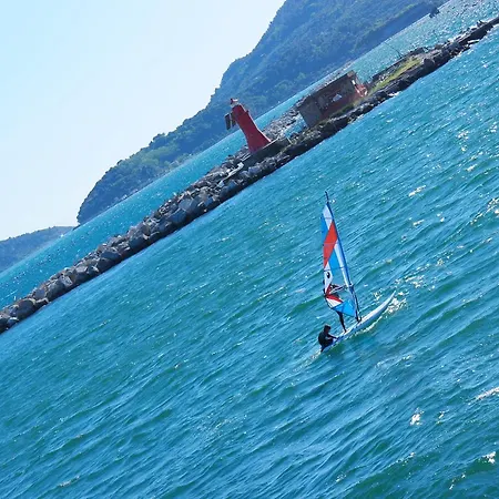 Scuola Di Mare Santa Teresa * 레리치