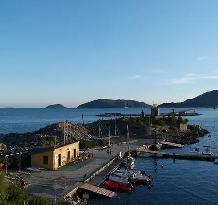 게스트하우스 Scuola Di Mare Santa Teresa *