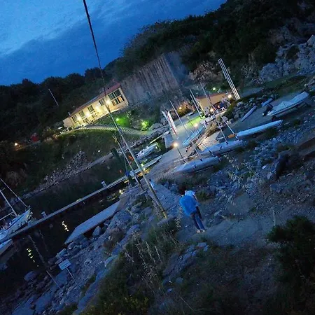 Scuola Di Mare Santa Teresa * 레리치