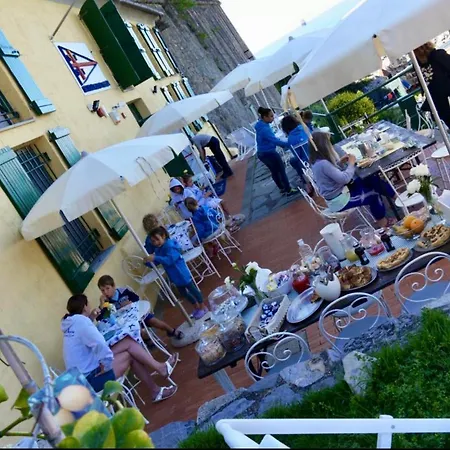 Scuola Di Mare Santa Teresa Guest house *