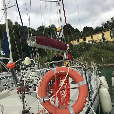Scuola Di Mare Santa Teresa 게스트하우스