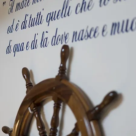 Scuola Di Mare Santa Teresa Penzion Lerici