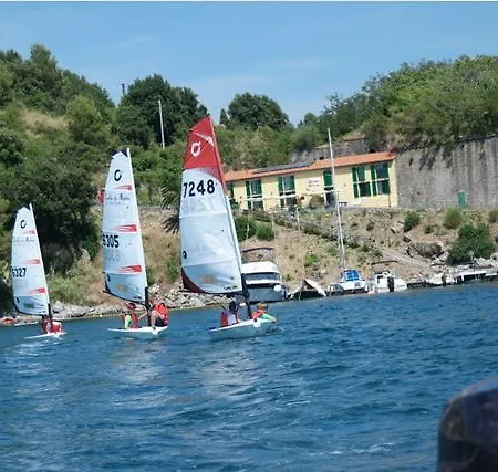 Scuola Di Mare Santa Teresa Penzion Lerici