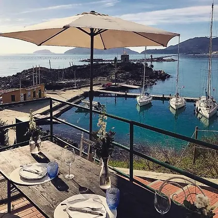 ゲストハウス Scuola Di Mare Santa Teresa